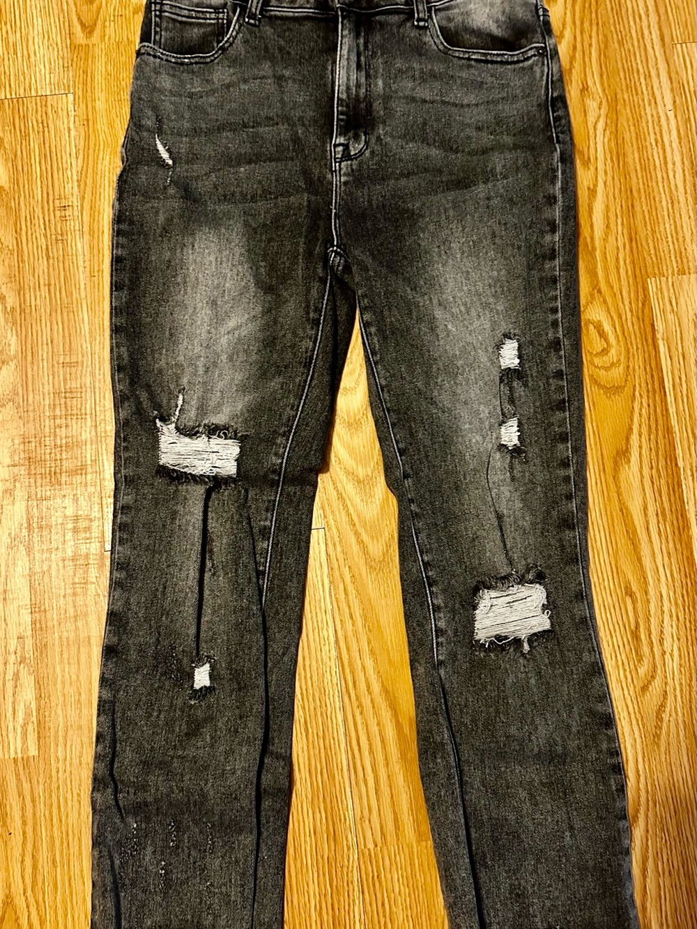 High-Rise Distressed Skinny Jeans in Black Wash